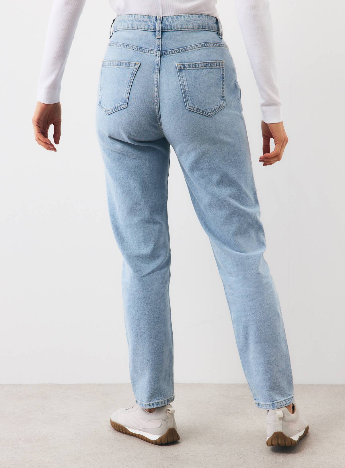 Light Denim Cotton Blend High Rise Mom Jeans 10R - Image 4